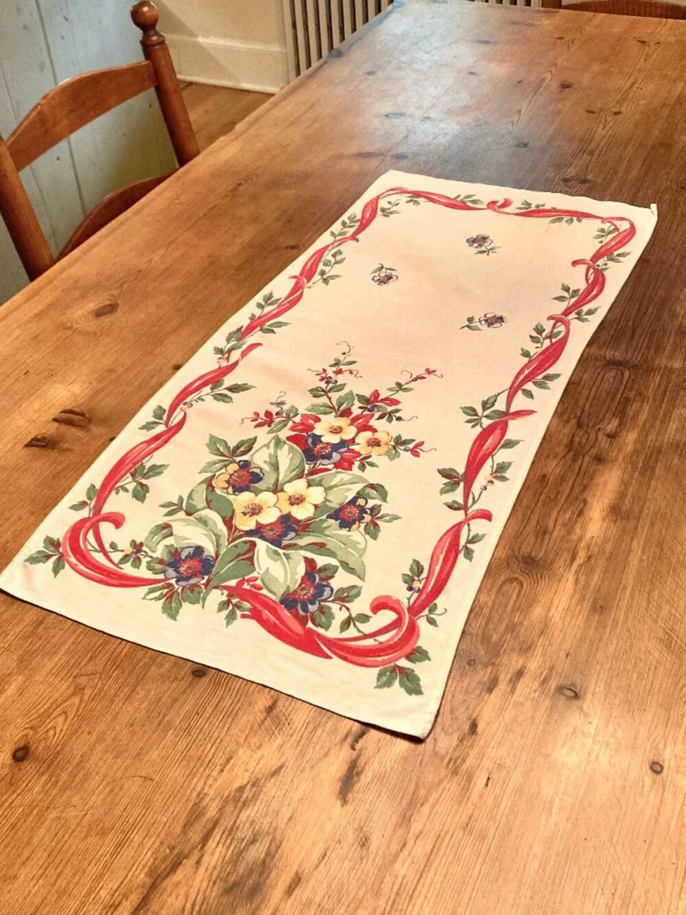 100% Cotton Vintage Table Runner ca. 1950s